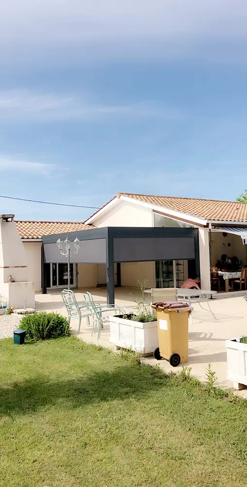 Pose de pergolas à Jonzac par Espi Bâtiment