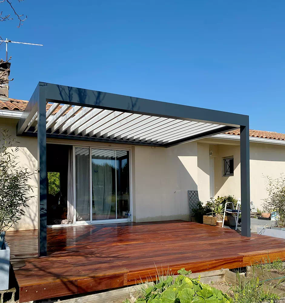 Pose de pergolas à Jonzac par Espi Bâtiment