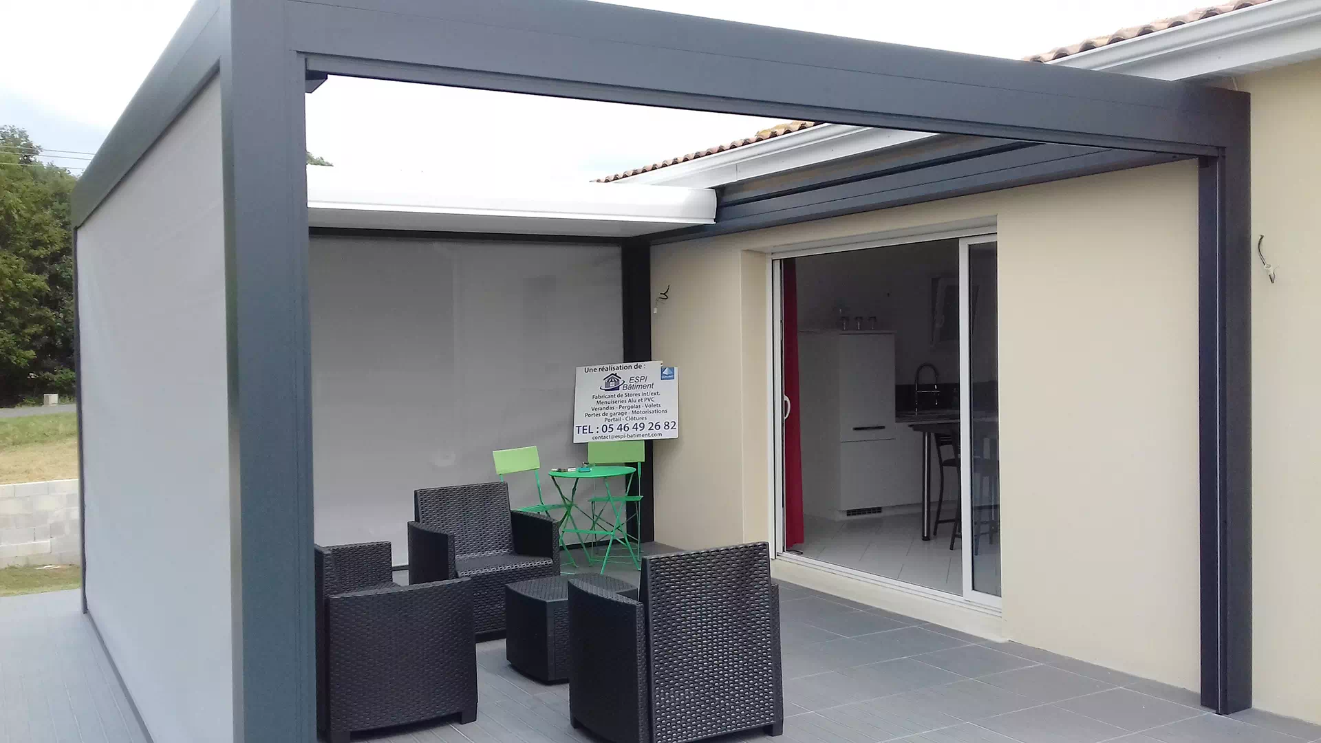 Pose de pergolas à Jonzac par Espi Bâtiment